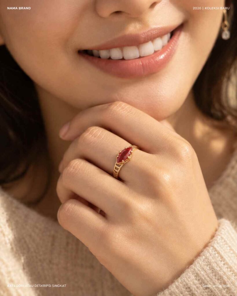 CLOSE-UP RING LIFESTYLE PHOTO